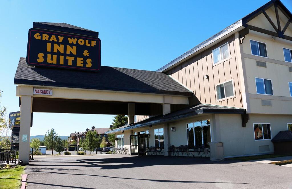 Gray wolf lodge West Yellowstone