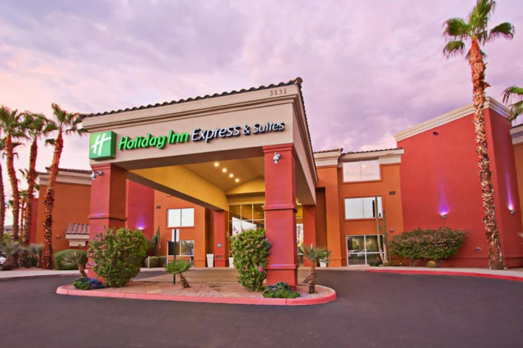 Holiday Inn Express & Suites Scottsdale - Old Town