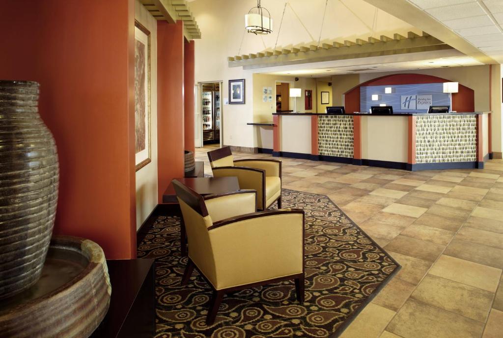 Holiday Inn Express & Suites Scottsdale - Old Town