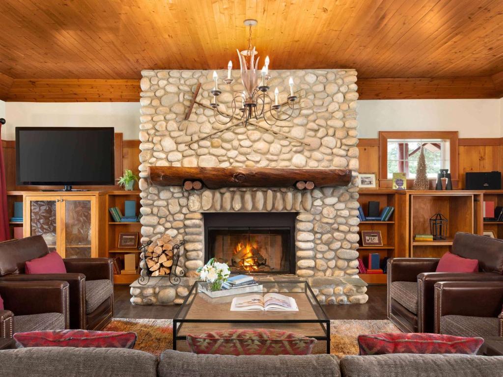 Fairmont Jasper Park Lodge