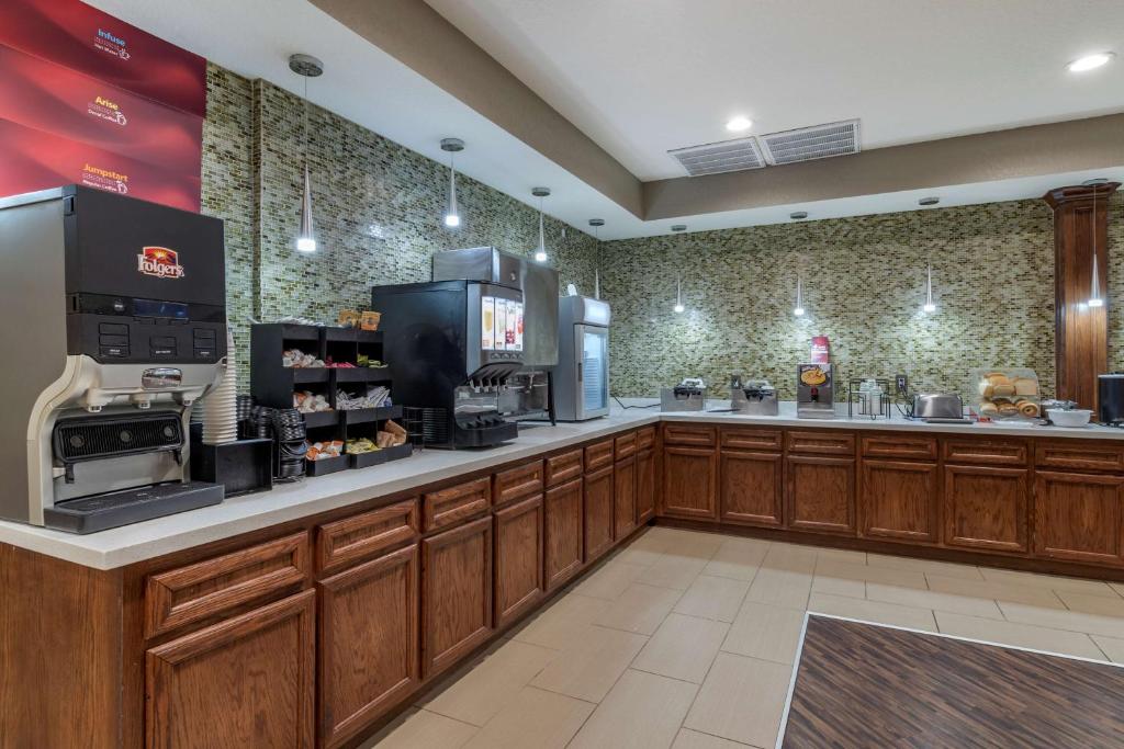 Best Western Plus Galveston Suites