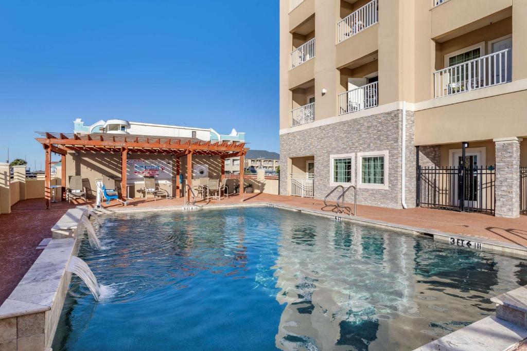 Best Western Plus Galveston Suites