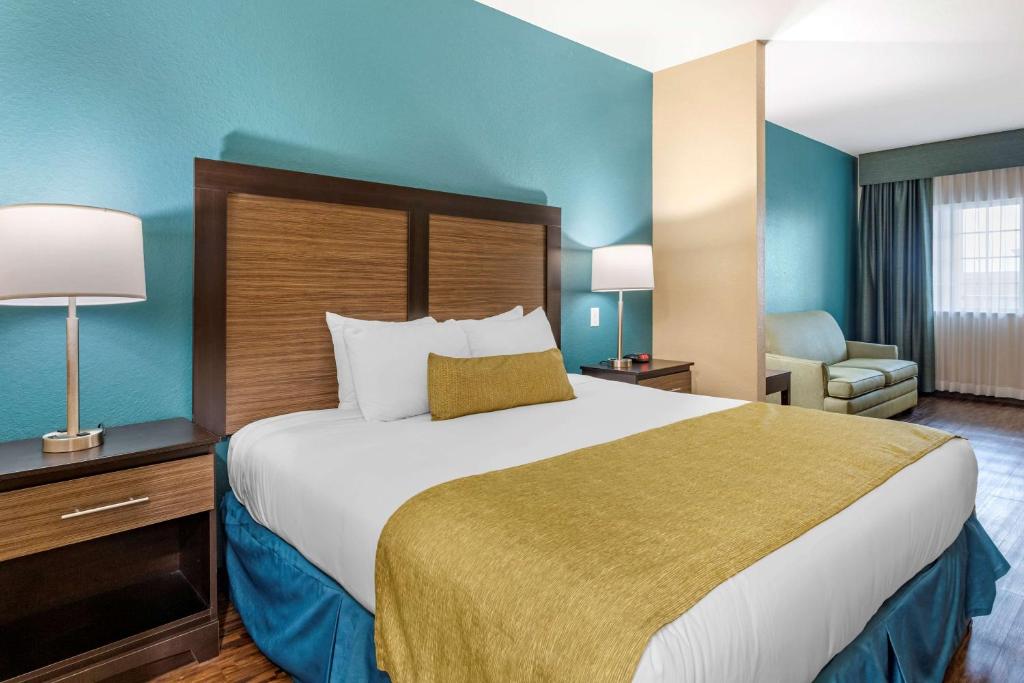 Best Western Plus Galveston Suites