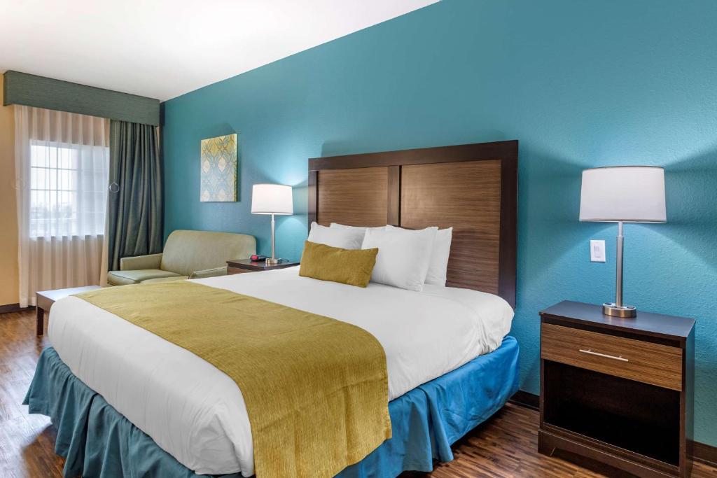 Best Western Plus Galveston Suites