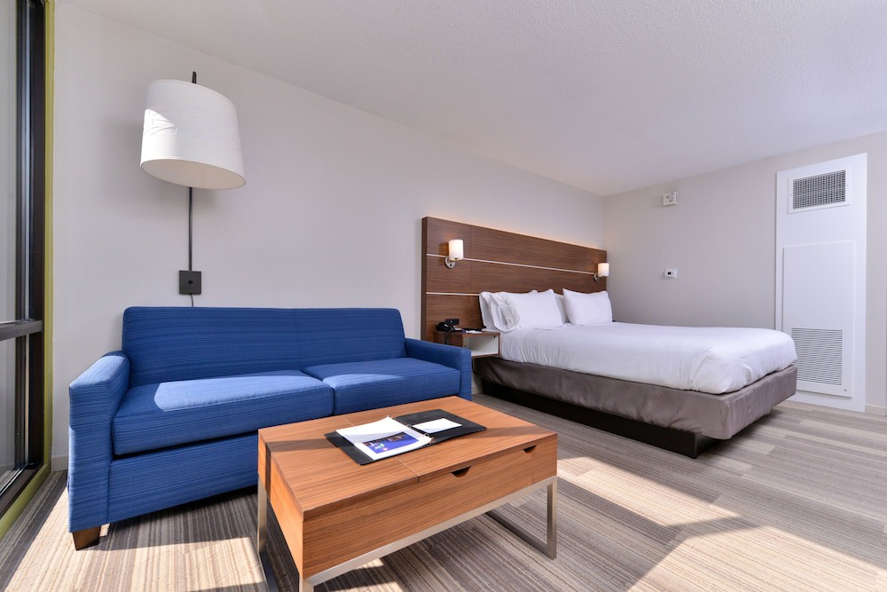 Holiday Inn Express Springfield, an IHG Hotel