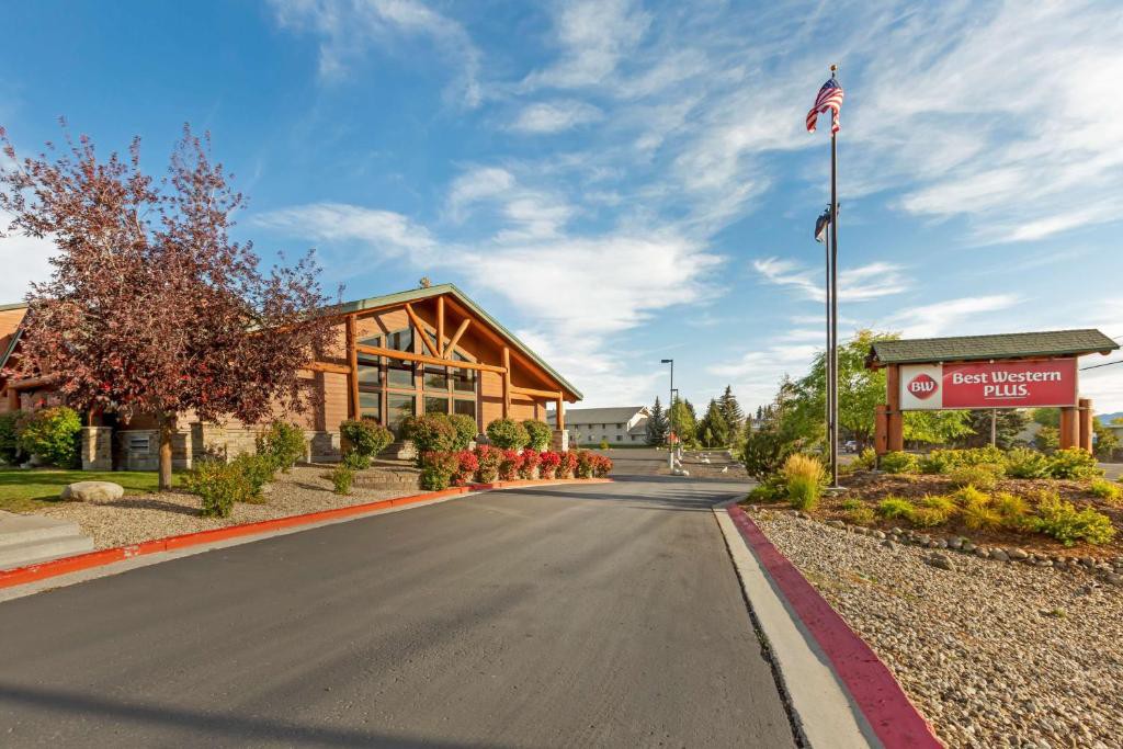 Best Western Plus McCall Inn