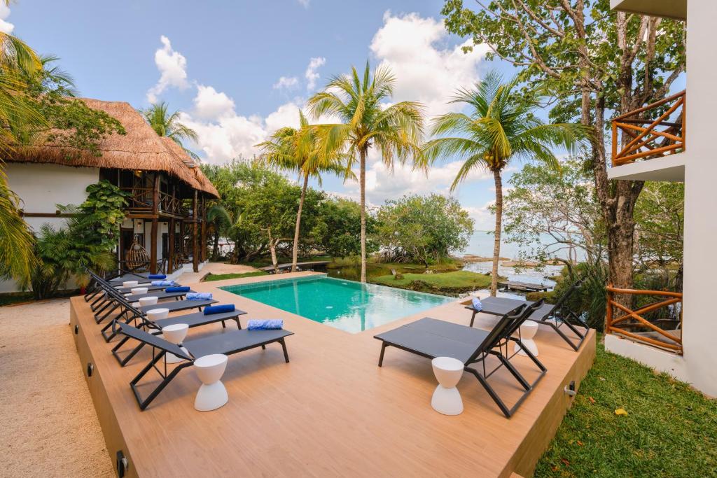 Azulea Bacalar Hotel & Spa - Lagoon Front