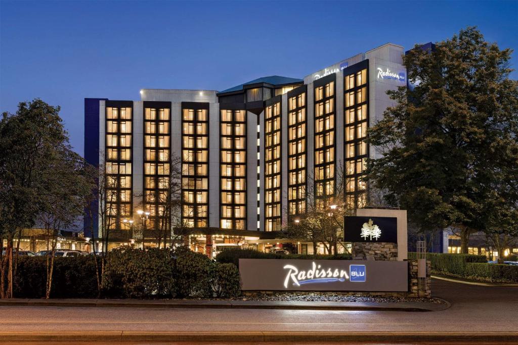 Radisson Blu Vancouver Airport Hotel & Marina