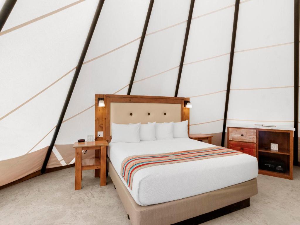 Bluff Dwellings Resort