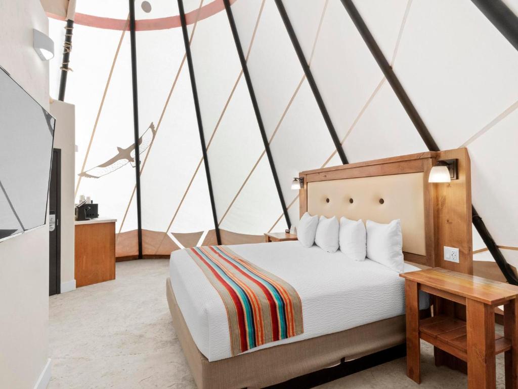 Bluff Dwellings Resort