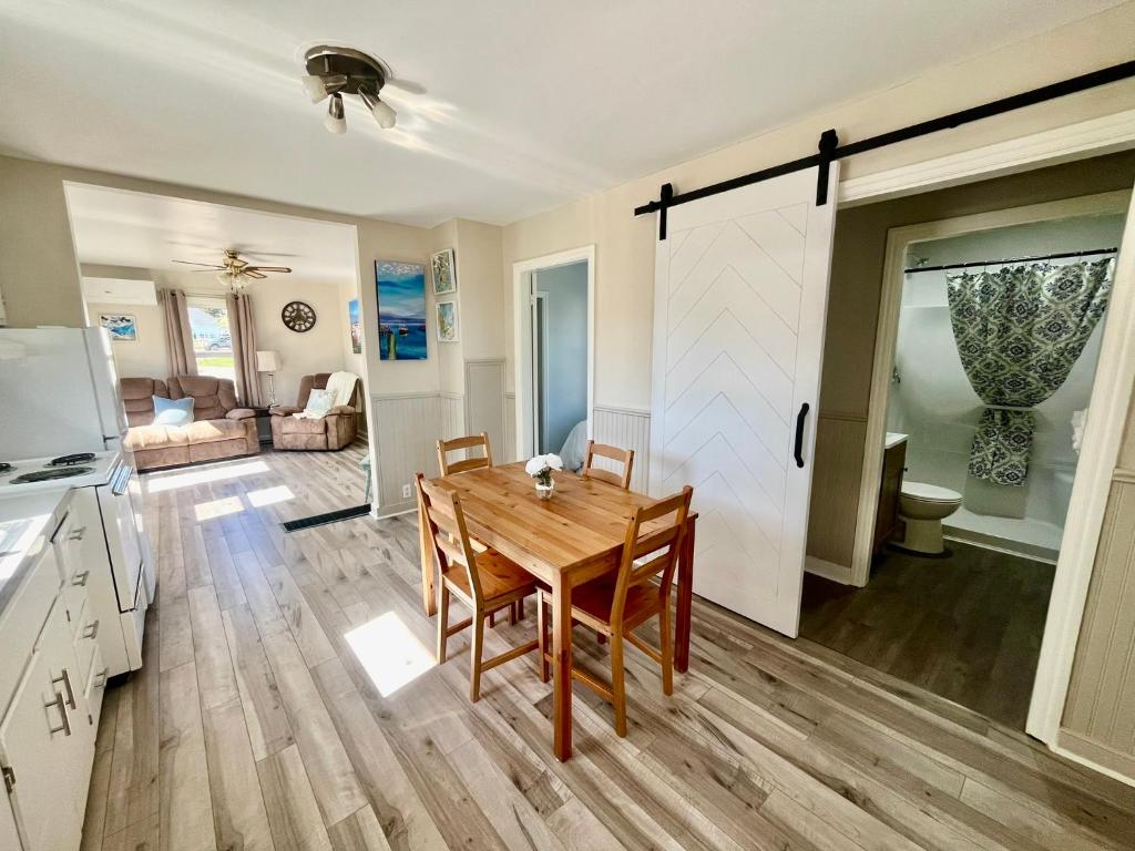 Alma Shore Lane Suites & Cottages