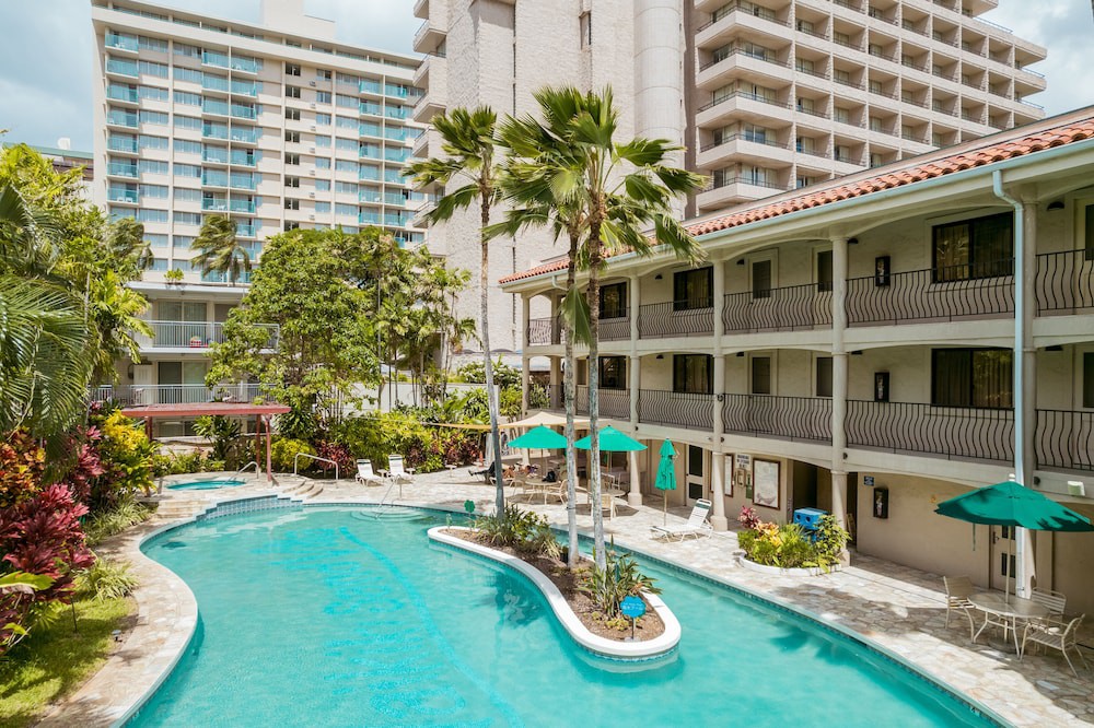 Waikiki Sand Villa Hotel