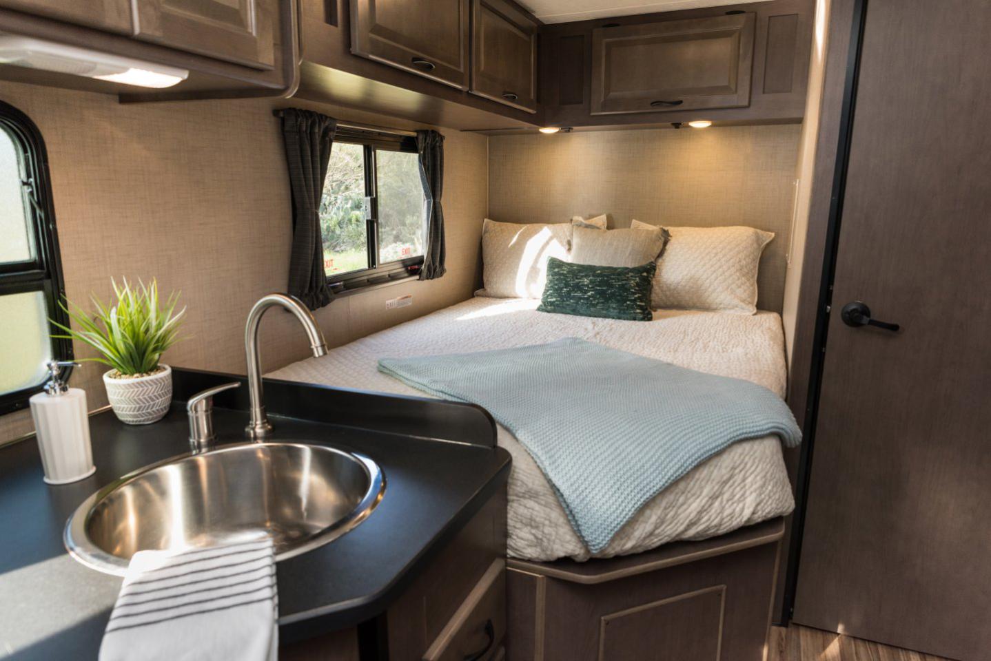 Cruise America Motorhome C-25 ophalen Denver