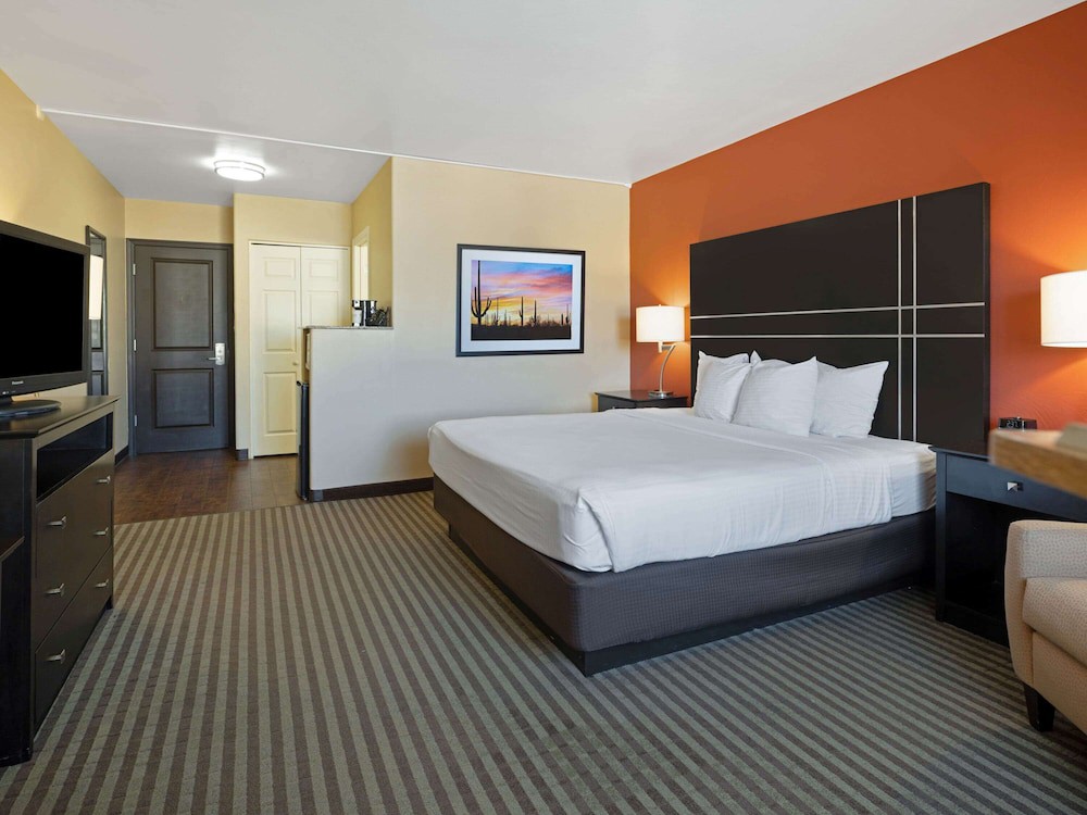 La Quinta Inn & Suites by Wyndham Tucson - Reid Park