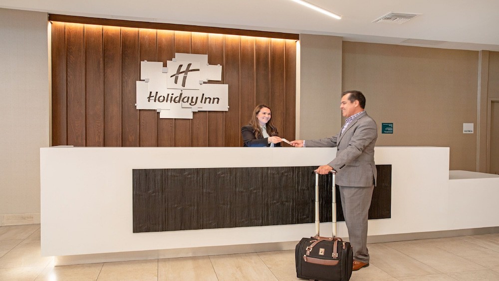 Holiday Inn Los Angeles - LAX Airport, an IHG Hotel