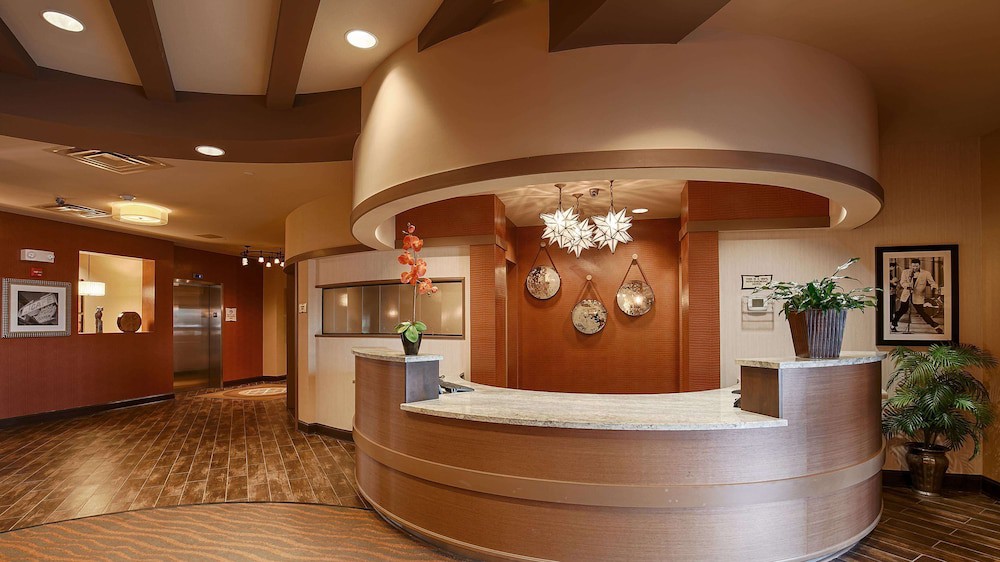 Best Western Plus Tupelo Inn & Suites