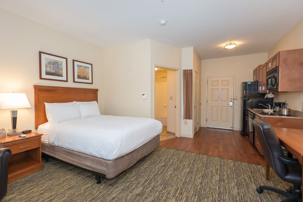 Candlewood Suites Downtown, an IHG Hotel