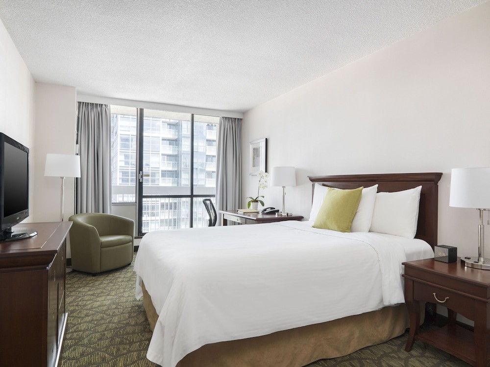 Chelsea Hotel, Toronto