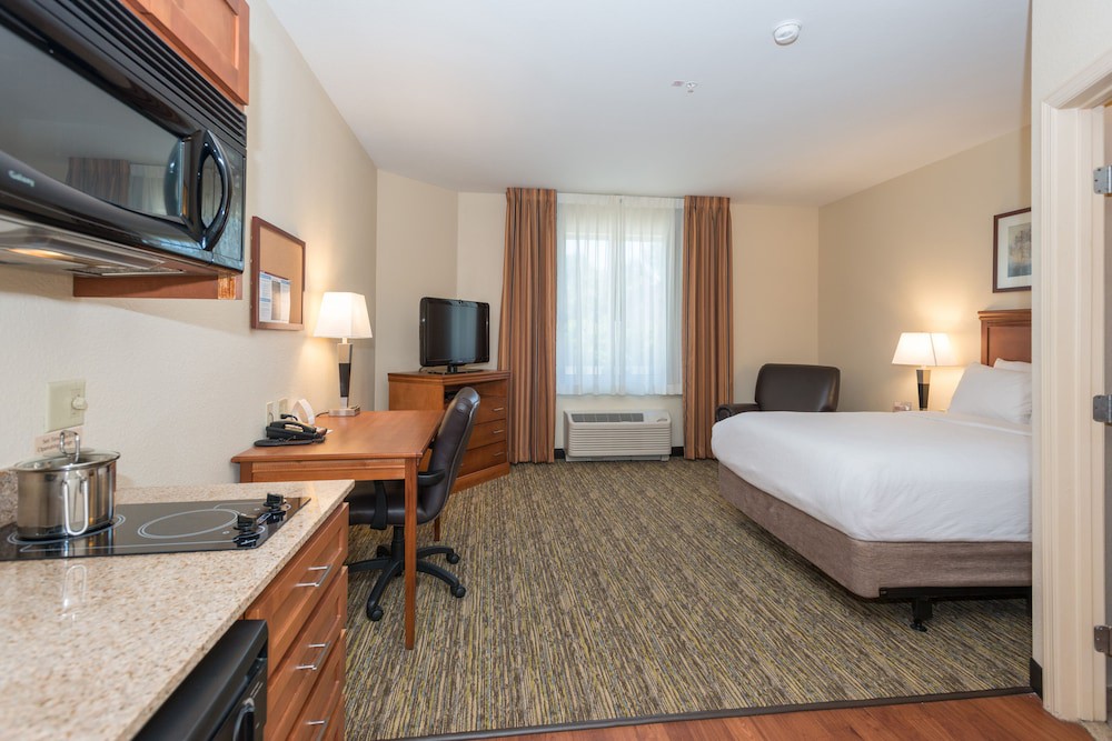 Candlewood Suites Downtown, an IHG Hotel