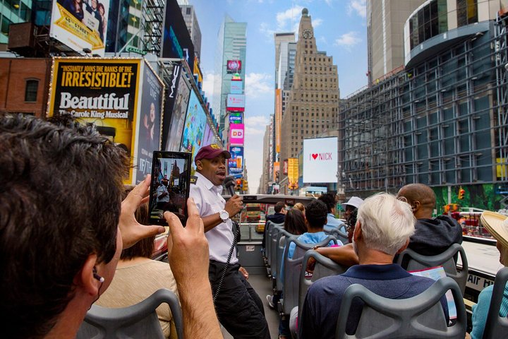 Big Bus New York hop-on hop-off tour