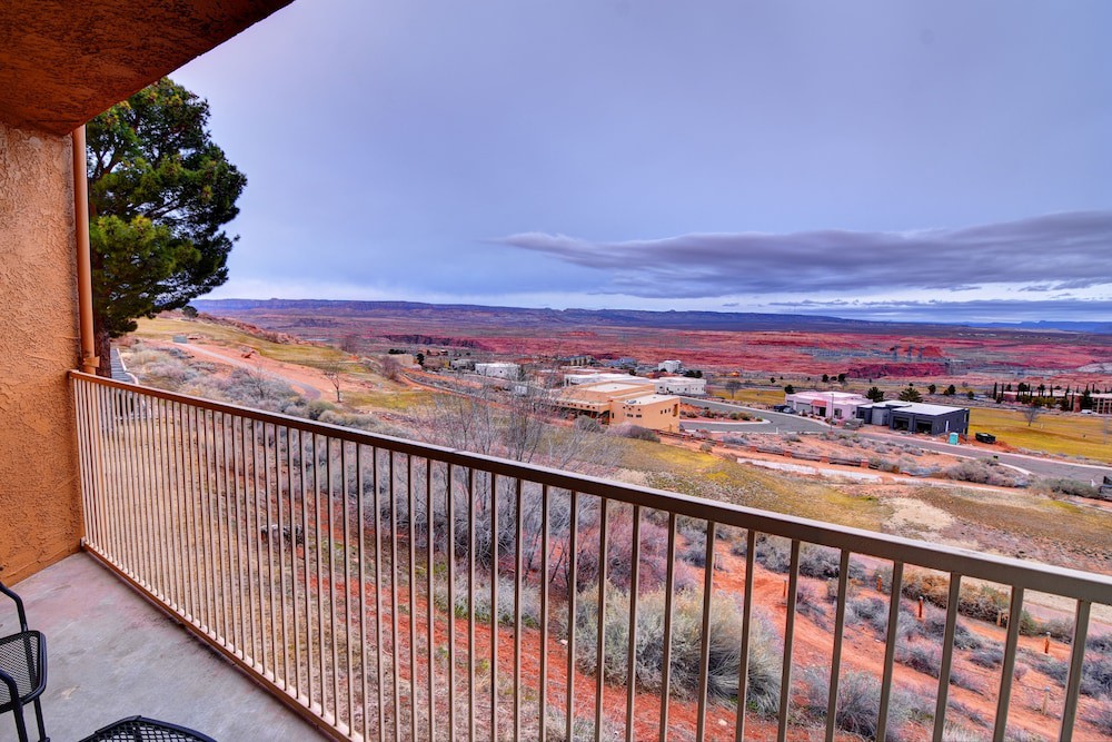 Quality Inn View of Lake Powell - Page