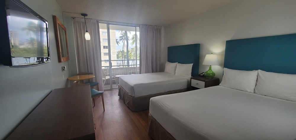 Waikiki Sand Villa Hotel