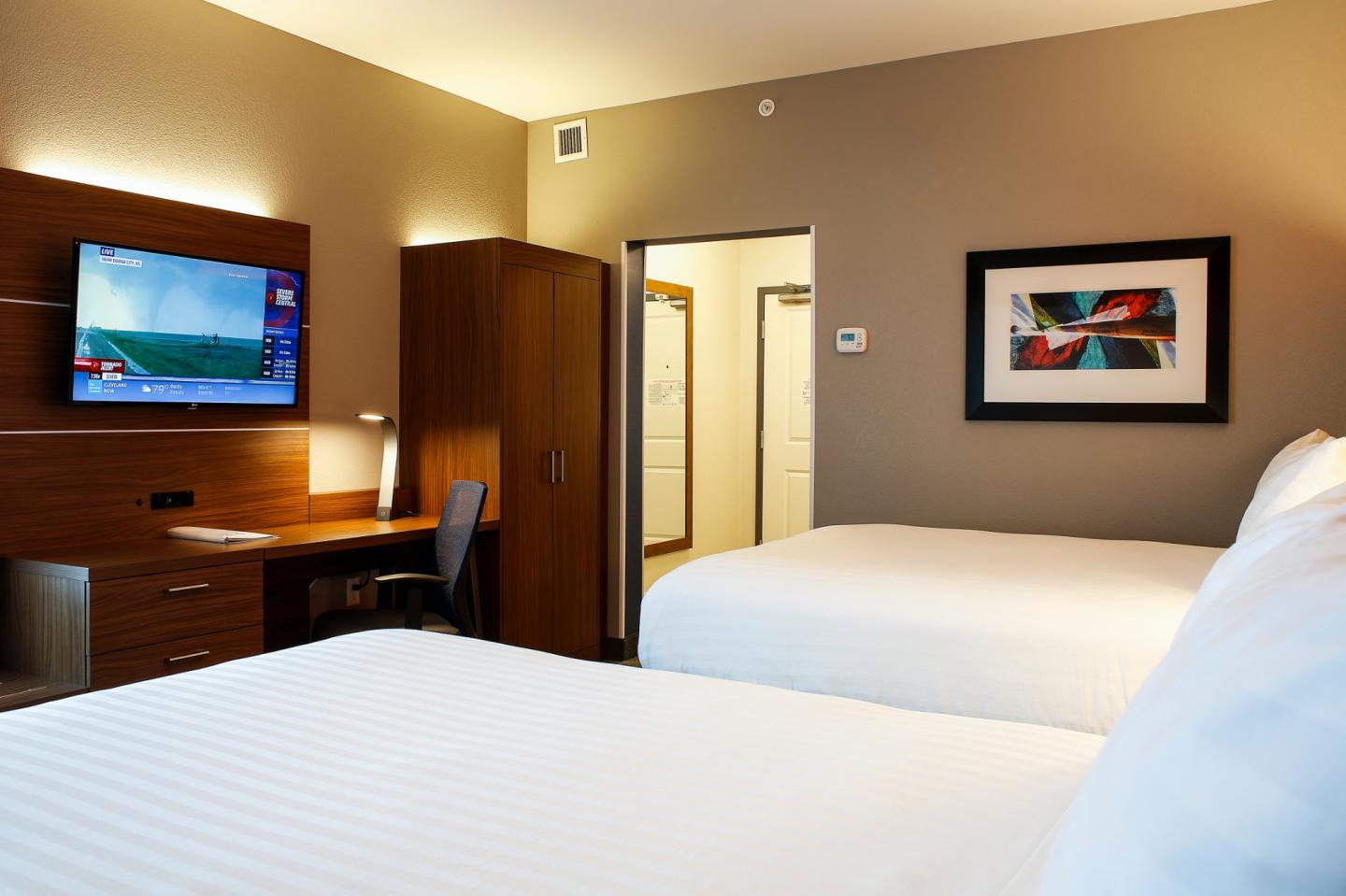 Holiday Inn Express & Suites Louisville Downtown