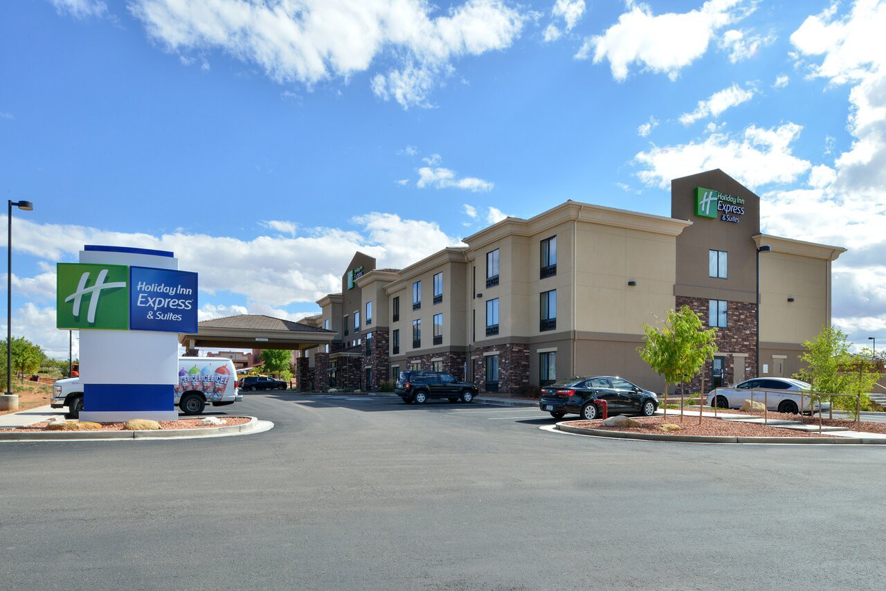 Holiday Inn Express & Suites Page
