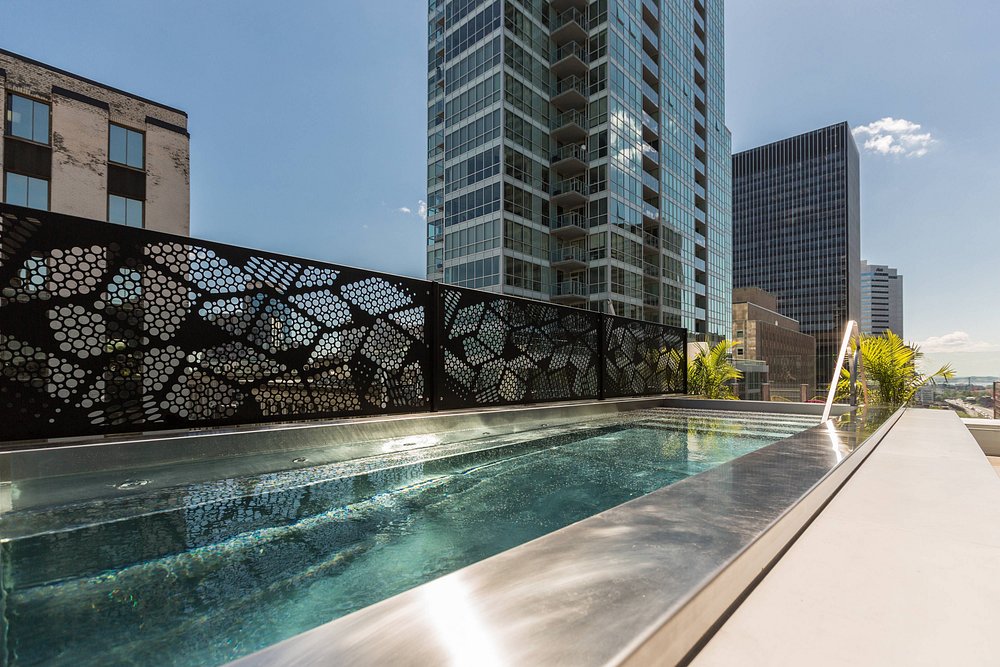 Renaissance Montreal Downtown Hotel