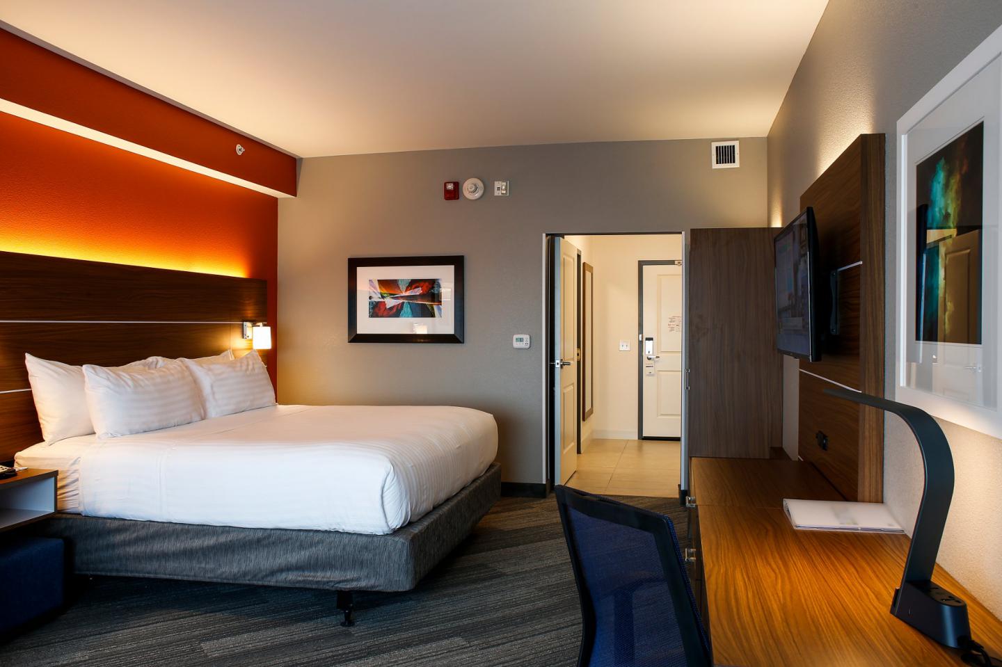Holiday Inn Express & Suites Louisville Downtown