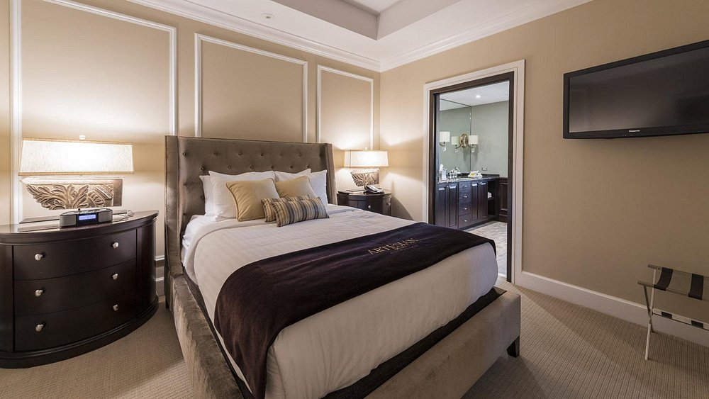 The Artesian Hotel – Sulphur