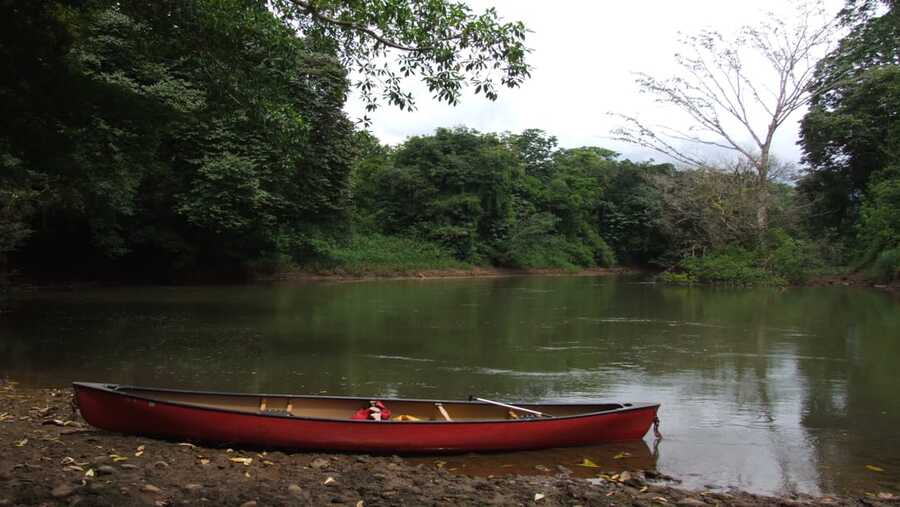Kano in Boca Tapada, Costa Rica