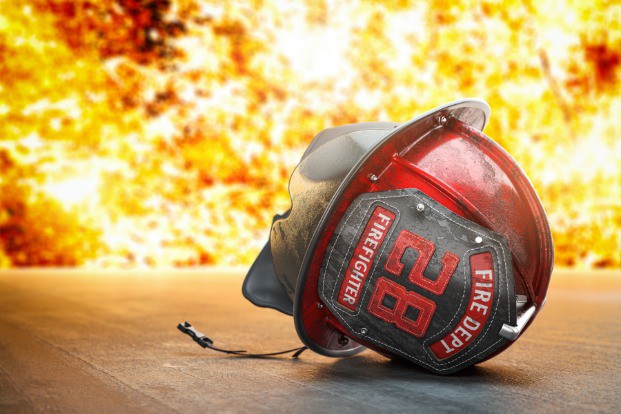 Afbeelding van Damaged Firefighter Helmet On A Floor 2022 07 12 14 27 45 Utc