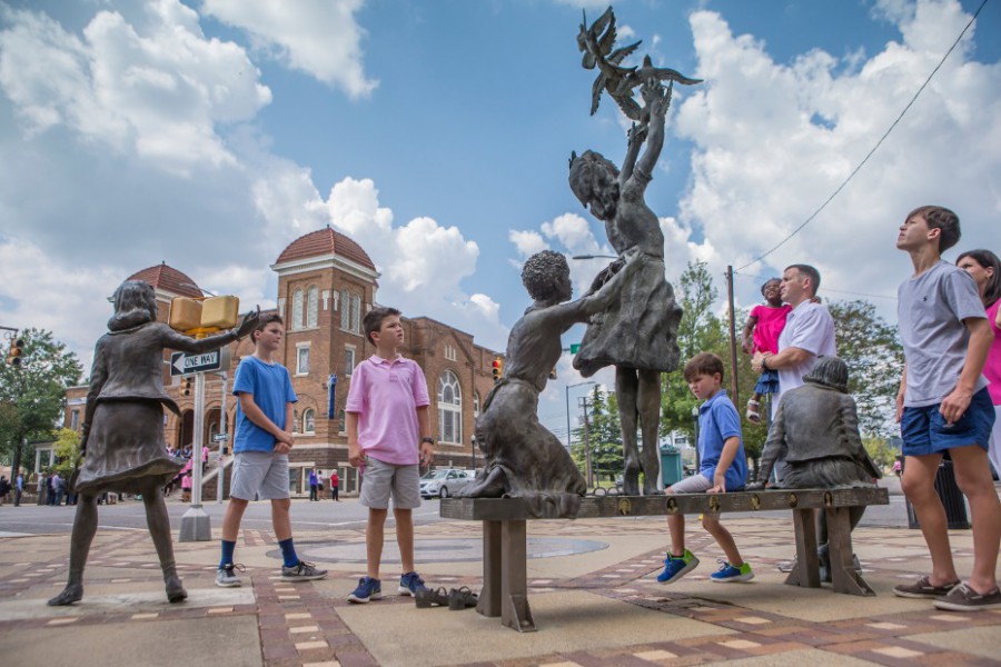 Afbeelding van Photos Alabama Children Statues