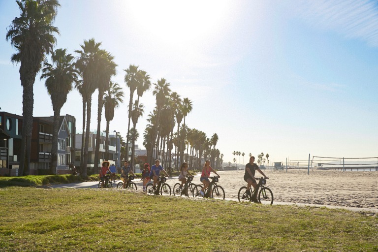 Los Angeles  Bikes on Strand