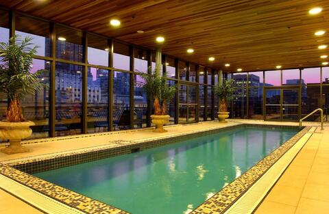 Le Square Phillips Hôtel & Suites zwembad