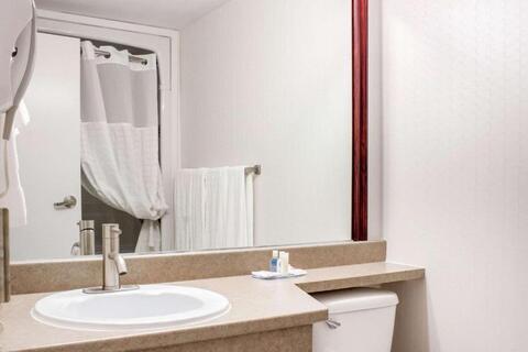 badkamer Comfort Inn Halifax