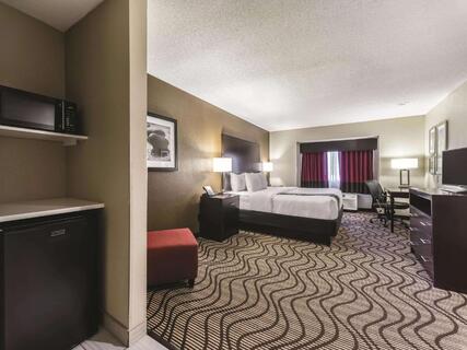 Studio La Quinta Inn & Suites by Wyndham Collinsville - St. Louis