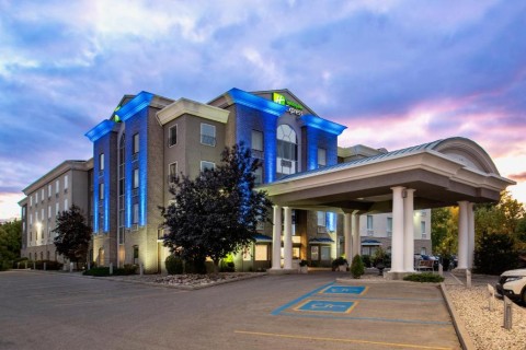 buitenaanzicht Holiday Inn Express & Suites Saskatoon by IHG