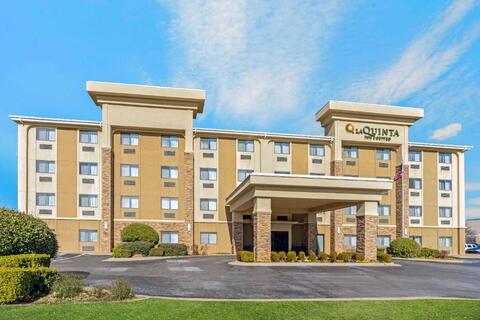 Buitenaanzicht La Quinta Inn & Suites by Wyndham Midwest City - Tinker AFB
