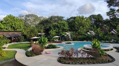 Zwembad Arenal Glamping Hotel