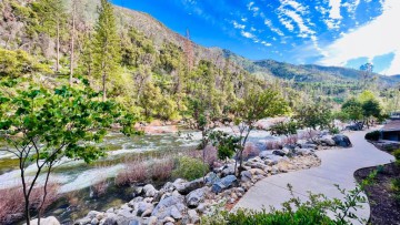 Yosemite View Lodge