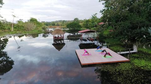 Maquenque Lodge yoga op het water