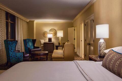Deluxe suite met kingsize bed The Gaylord Texan – Grapevine
