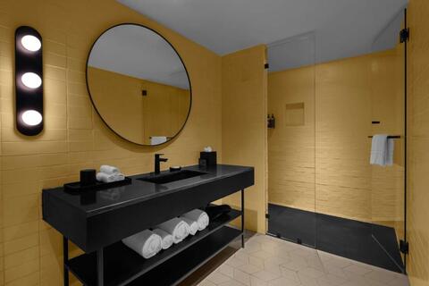 Badkamer op de 2 persoonskamer Rok Hotel Kingston