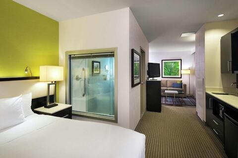 hotelkamer The Hollis Halifax a DoubleTree Suites by Hilton Hotel