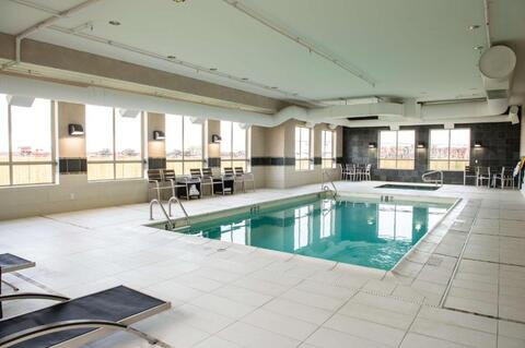 zwembad Hampton Inn & Suites by Hilton Regina East Gate