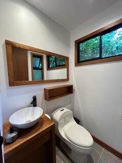 badkamer standaard tent Arenal Glamping Hotel