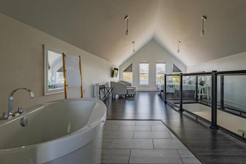 The Tides Inn kamer met bad