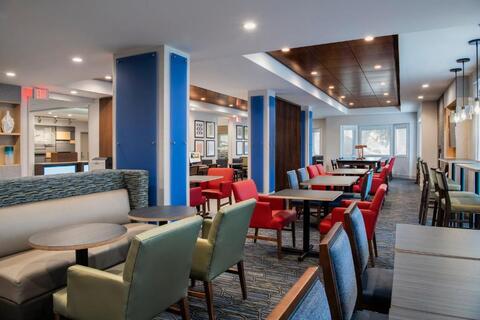 ontbijt/dinerzaal Holiday Inn Express & Suites Saskatoon by IHG